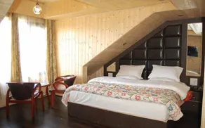 Hotel Zahgeer Continental  Gulmarg - Image 3