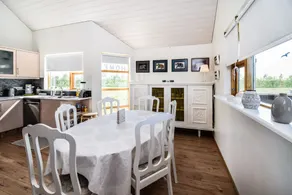 House V10 - Image 2