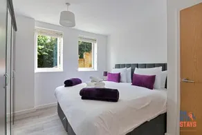 2 bed apt, en suite, Balcony, Wifi, 2 x parking - Image 3