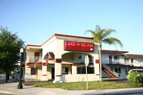 Lake Wire Inn - Image 2