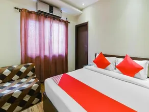 Cedar Court Bed and Breakfast - Image 2