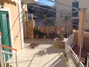 Oasis Apartments - Image 5