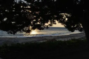 Right next to the sea 2 - Image 4