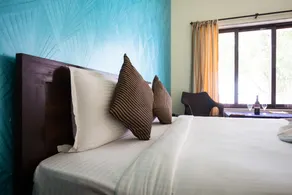 Hotel Hill Rock - Image 3