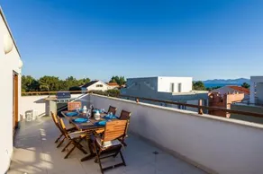 Aquamarine Deluxe Penthouse Apartment - Image 5