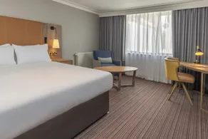 Doubletree by Hilton Oxford Belfry - Image 4