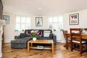 Luxury apartment in the centre of Winchester - Image 3