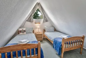 The Lookout, Sunny Beach Retreat, Sleeps 5 Guests - Image 5