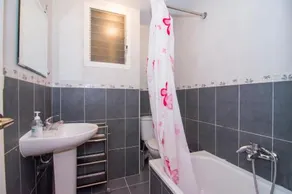 Suecia Apartamentos - Image 4