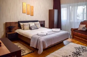 Central Park Apartment - Image 3