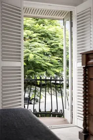 Charming 2-bed Terrace in Prestigious Ascot - Image 4