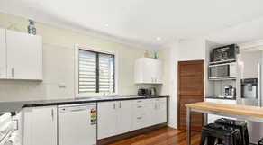 Kozyguru | Albion | Comfortable 3-Bedroom House - Image 4