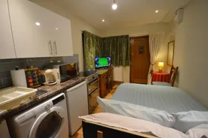 Studio room - Image 3