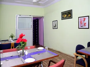 The Crown Plaza Guest House & Restaurant - Image 5