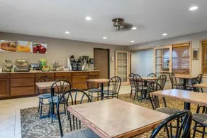 Comfort Inn - Image 5