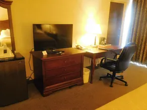 Quality Inn & Suites - Image 3