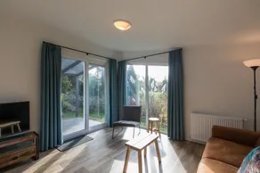 Chalet in Vrouwenpolder near Banjaard Beach - Image 3