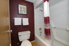 Red Roof Inn Holton - Image 3