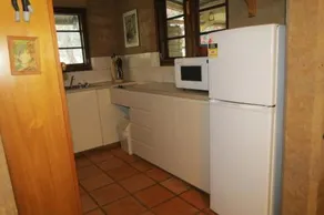 Bentwood Olive Grove Accommodation - Image 3
