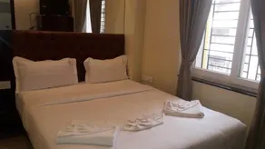 HOTEL CROSSOVER - Image 2