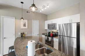 Plano Comfy 2BD 1 5BA Apartment - Image 3
