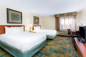 La Quinta Inn by Wyndham Chicago Willowbrook - Image 2