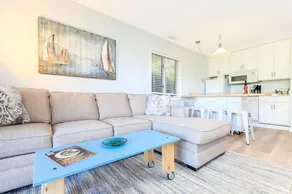 Beautiful 2 Bedroom Lakeside Condo at The Shores - Image 3