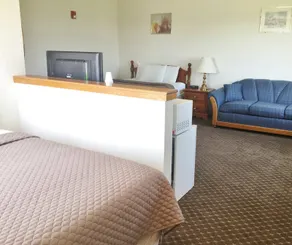 Americas Best Value Inn & Suites - Image 3