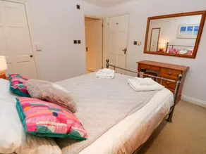 4 Beachcombers Apartments - Image 3
