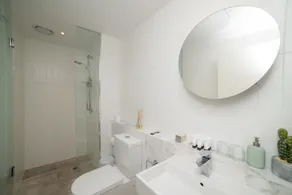 Amazing location 1BR apartment in Melbourne CBD - Image 5
