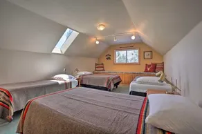 Bend Log Cabin with Cascade Mountain Views - Image 3