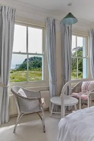 Boho-chic bolthole on the beach - Mariner's Cottage - Image 4