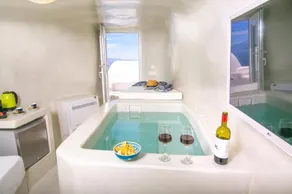 White Suite - Image 4
