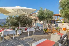 Oasis Hotel and Spa - Image 3