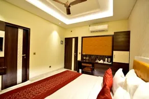 Hotel Mb Plaza - Image 2