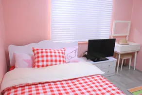 Kpopstarz Guesthouse Caters to Women - Image 1