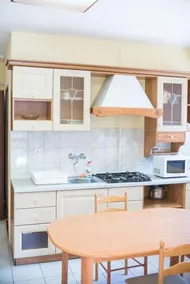 M7 - 129 km Apartmanhaz - Image 3