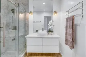 LUX -- A Perfect Home in South Bay 10 Mins to Beaches - Image 2