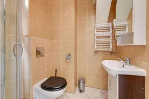 Hostel George - Image 5