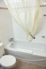 Quality Inn & Suites - Image 2