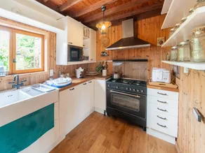 Holiday home in Bievre with garden - Image 2