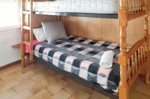 Apartment With 3 Bedrooms in L - Image 5