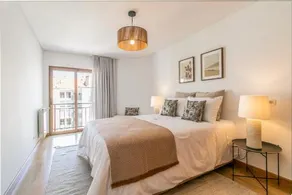 Spacious and Chic Apartment with Lisbon Sintra or Beach at 15 min - Image 3