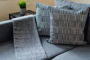 Cozy, Stylish 2BR Apt near O'Hare Int'l Airport - Image 5