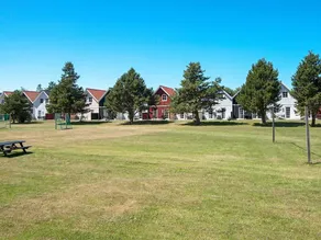 10 Person Holiday Home on a Holiday Park - Image 2