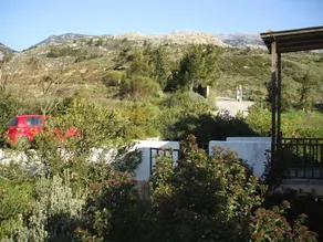 Eriki Studios & Apartments - Image 2