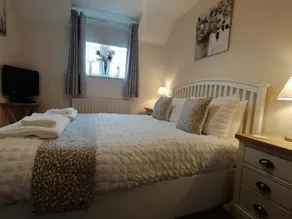 Acer Holiday Cottage Tideswell village Buxton Peak District by Rework Accommodation - Image 5