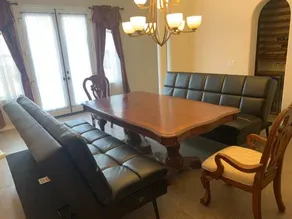 AirBB Rooms in Mansion - Image 4
