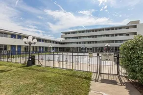 Concorde Inn Suites Pekin - Image 3