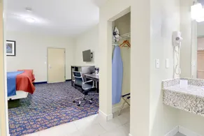 Rodeway Inn & Suites - Image 3